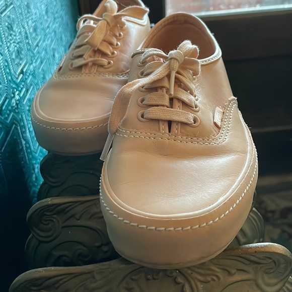 Vans pink shoes - Picture 3 of 8